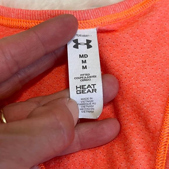 Woman’s Under Armour Tank Top Size Medium - Picture 4 of 7
